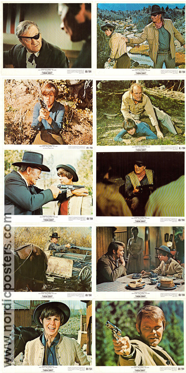 De sammanbitna 1969 lobbykort John Wayne Glen Campbell Kim Darby Henry Hathaway