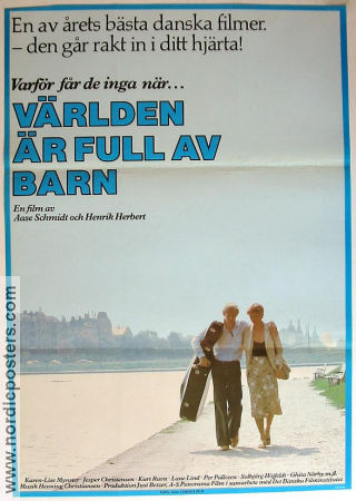 Världen är full av barn 1980 poster Karen-Lise Mynster Jesper Christensen Kurt Ravn Aase Schmidt Danmark Strand Barn