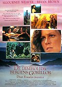 De dimhöljda bergens gorillor 1988 poster Sigourney Weaver Bryan Brown Julie Harris Michael Apted Hitta mer: Dian Fossey Berg Hitta mer: Africa