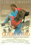 Glädjens stad 1992 poster Patrick Swayze Pauline Collins Om Puri Roland Joffé Gäng