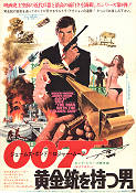 Mannen med den gyllene pistolen 1974 poster Roger Moore Britt Ekland Christopher Lee Vapen